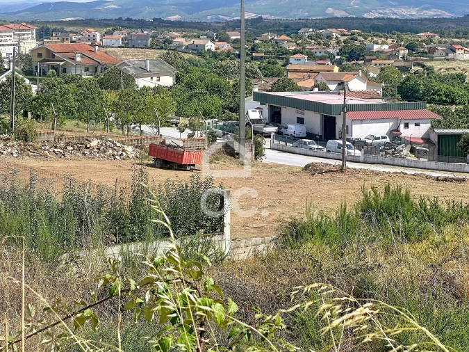 Terreno para Venda em Carrazedo de Montenegro e Curros Foto 17