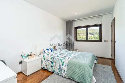 Moradia T4 para Venda em Penafiel