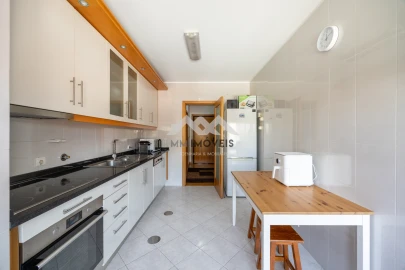 Apartamento T2 para Venda em Santa Marinha e São Pedro da Afurada