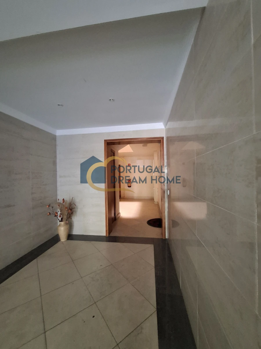 Apartamento T2 para Venda em Albufeira e Olhos de Água Foto 12