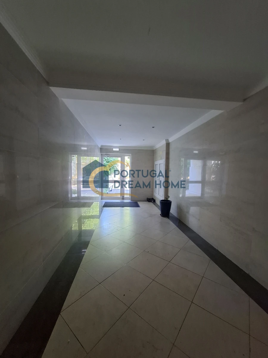 Apartamento T2 para Venda em Albufeira e Olhos de Água Foto 13