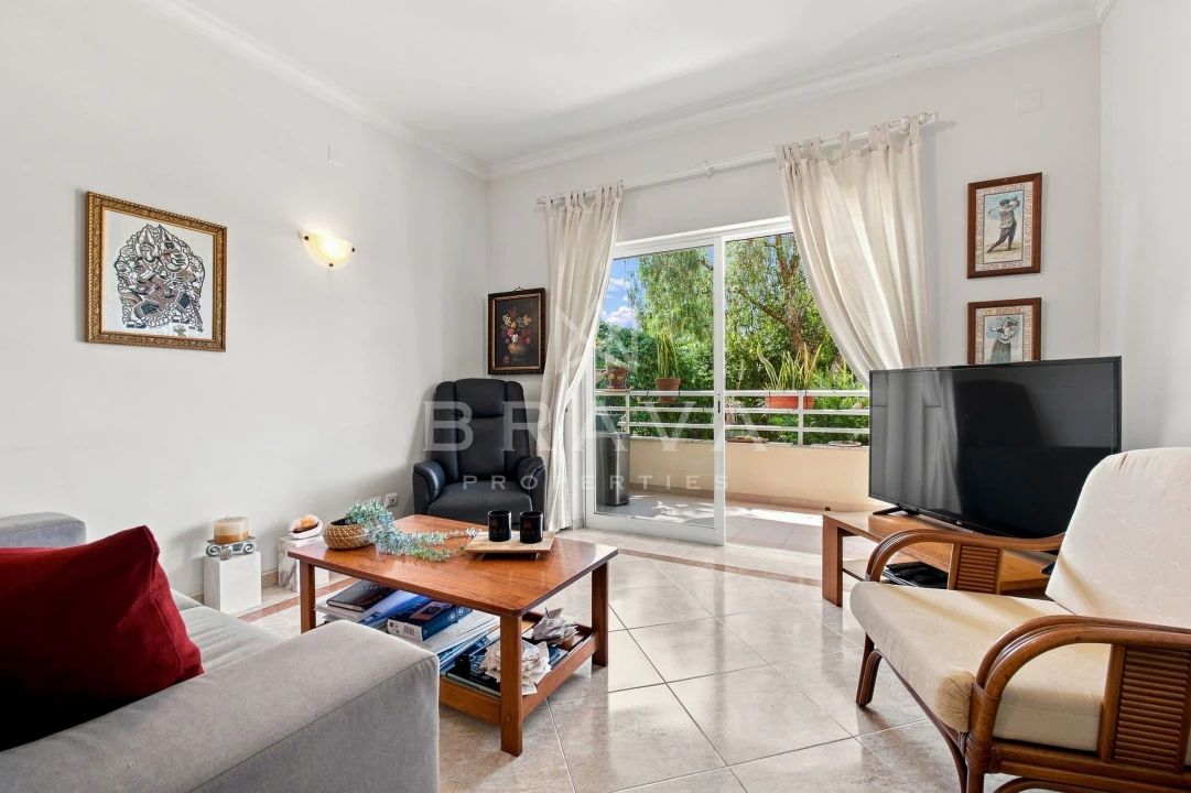 Apartamento T2 para Venda em Quarteira Foto 2