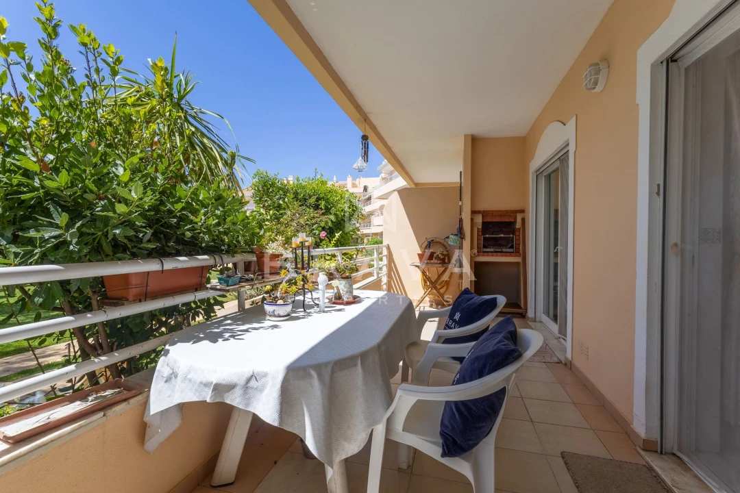 Apartamento T2 para Venda em Quarteira Foto 9