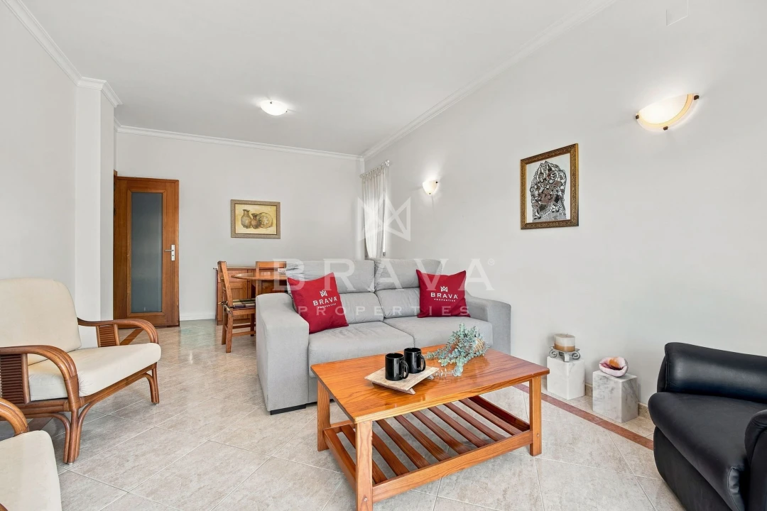 Apartamento T2 para Venda em Quarteira Foto 3