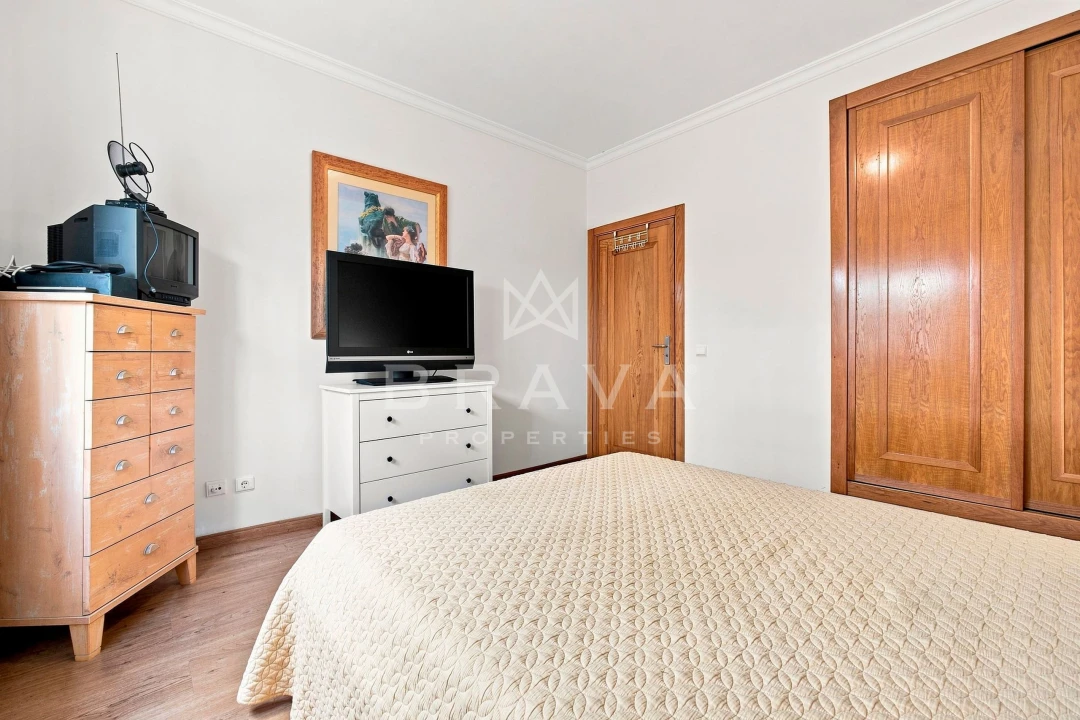 Apartamento T2 para Venda em Quarteira Foto 16