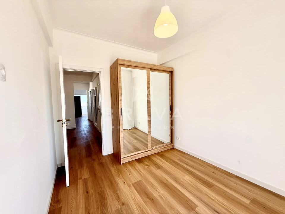 Apartamento T3 para Venda em Olhão Foto 11