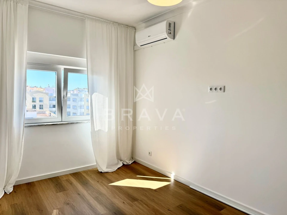 Apartamento T3 para Venda em Olhão Foto 12