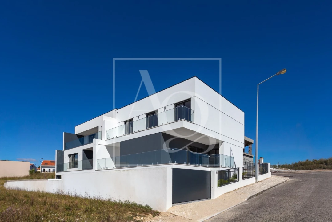 Moradia T4 para Venda em São Domingos de Rana Foto 33