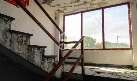 Armazém para Venda em Fiães