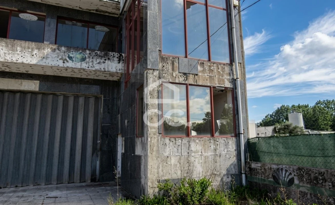Armazém para Venda em Fiães Foto 4