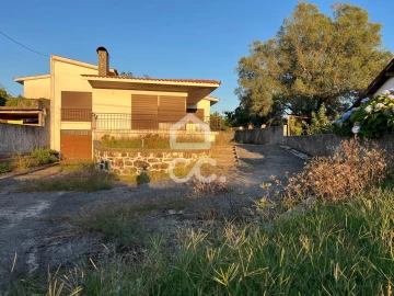 Moradia T3 para Venda em Santa Maria Maior e Monserrate e Meadela