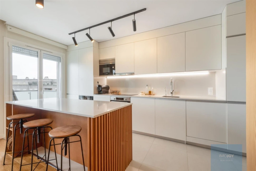 Apartamento T2 para Venda em Lordelo do Ouro e Massarelos Foto 8