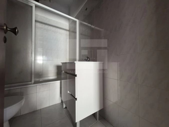 Apartamento T2 para Venda em Rio de Mouro Foto 10