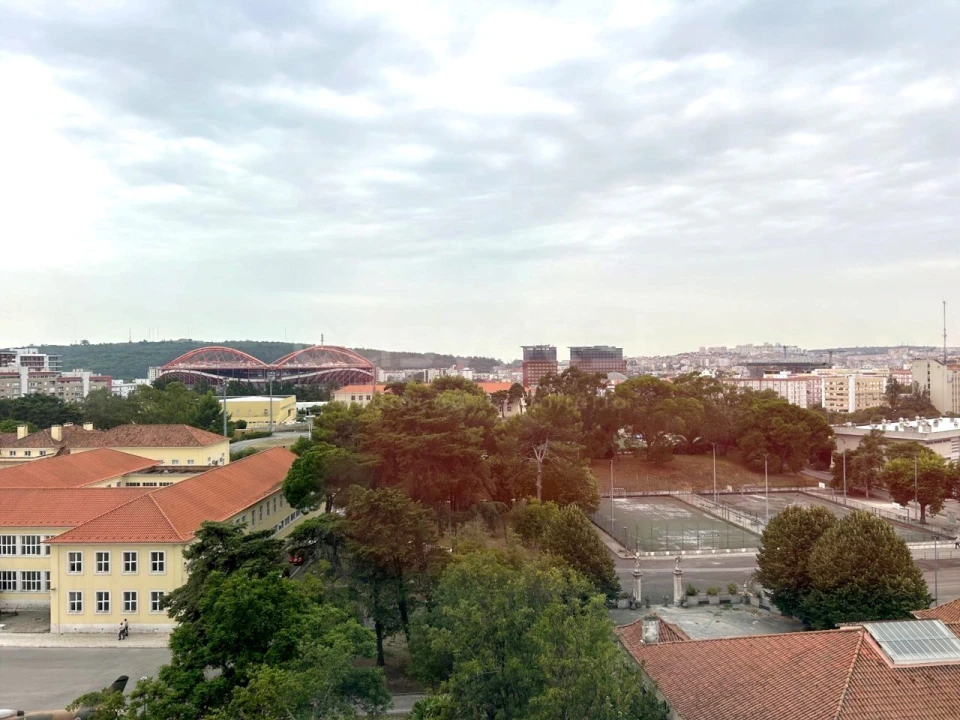 Apartamento T2 para Arrendamento em Carnide Foto 5