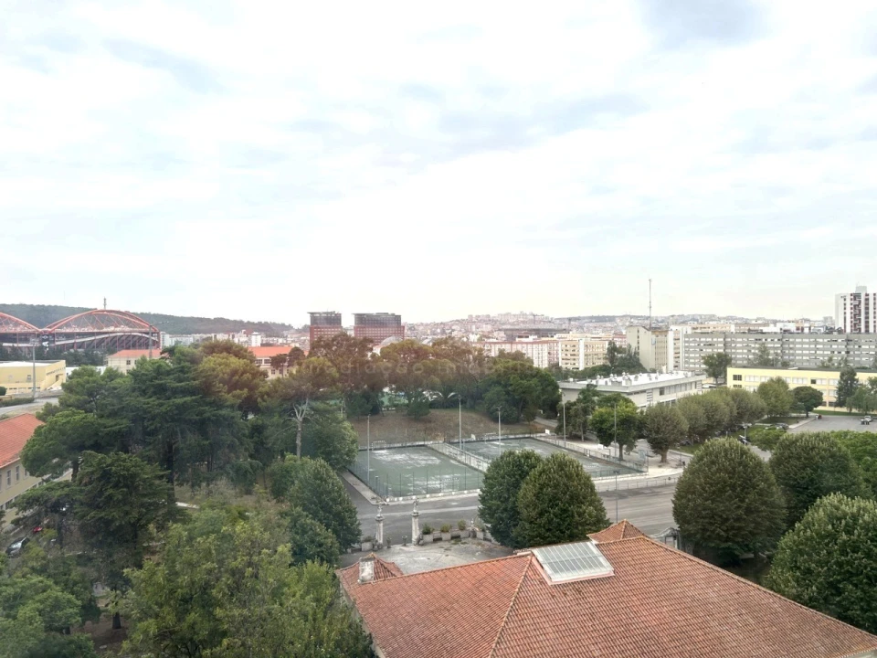 Apartamento T2 para Arrendamento em Carnide Foto 13