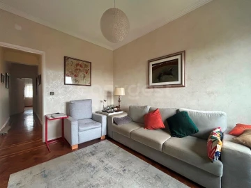 Apartamento T2 para Arrendamento em Carnide