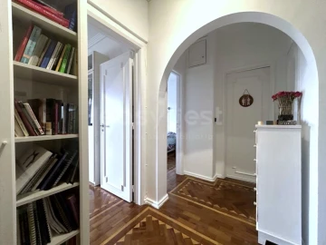 Apartamento T2 para Arrendamento em Carnide