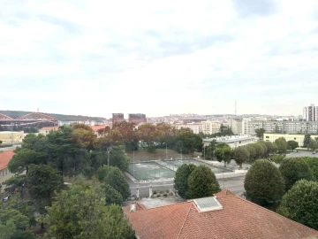 Apartamento T2 para Arrendamento em Carnide