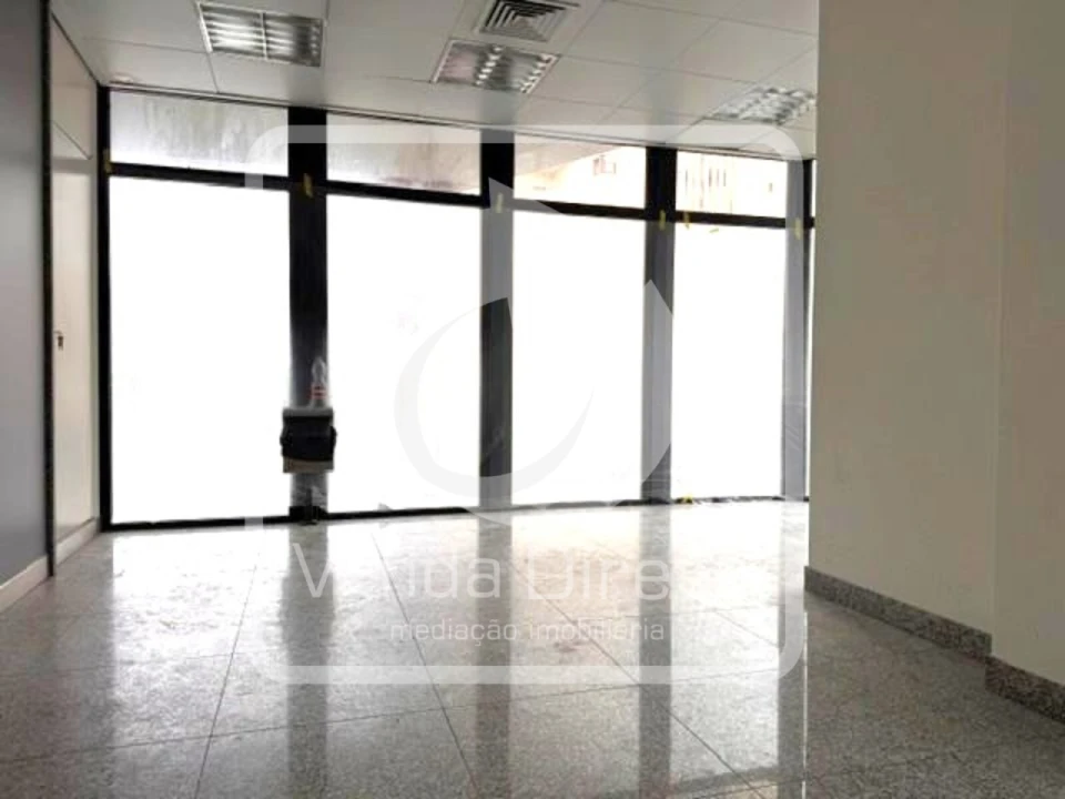 Loja para Venda em Ramada e Caneças Foto 14