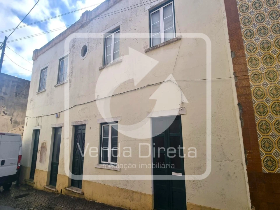 Prédio para Venda em Alcoentre Foto 1