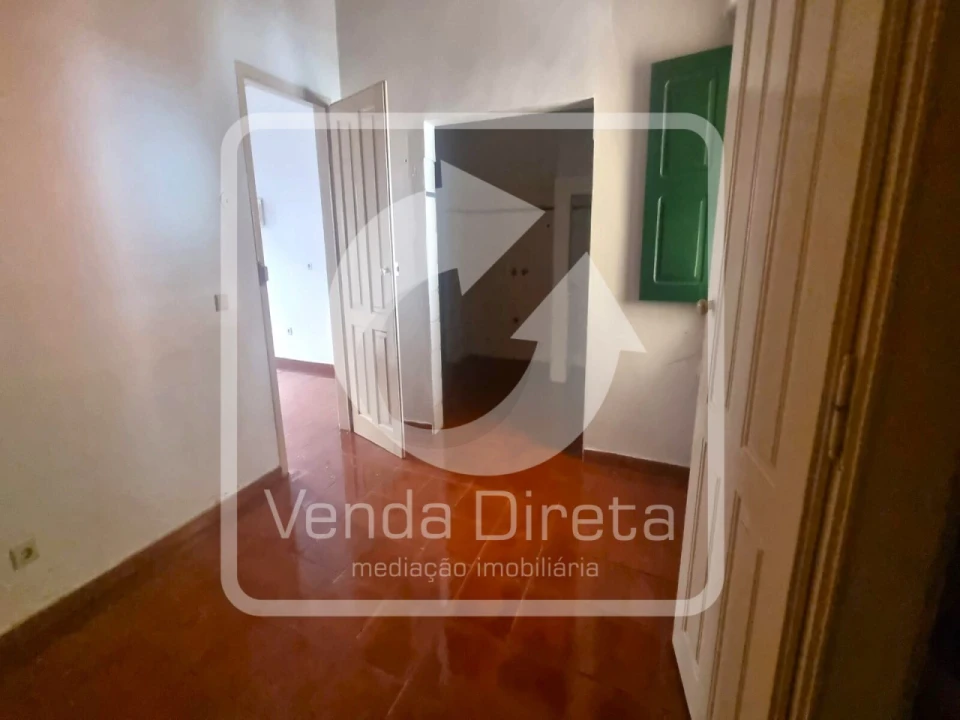 Prédio para Venda em Alcoentre Foto 5