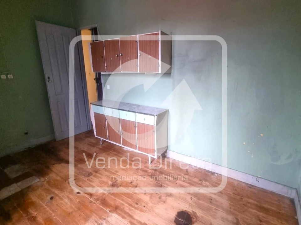 Prédio para Venda em Alcoentre Foto 4