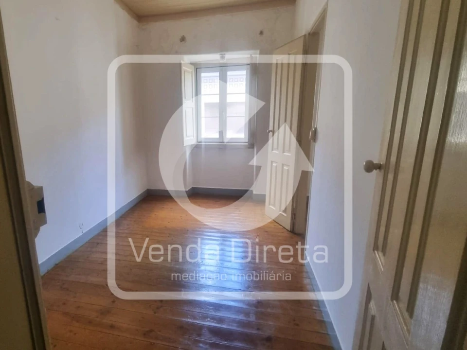 Prédio para Venda em Alcoentre Foto 6