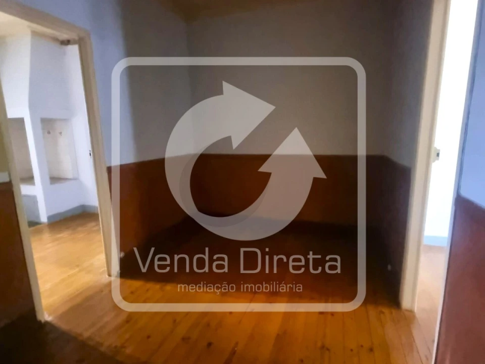 Prédio para Venda em Alcoentre Foto 7