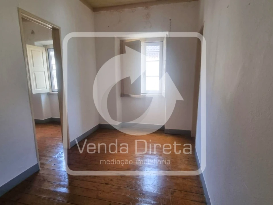 Prédio para Venda em Alcoentre Foto 9