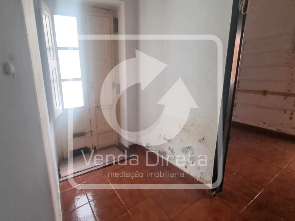 Prédio para Venda em Alcoentre Foto 16