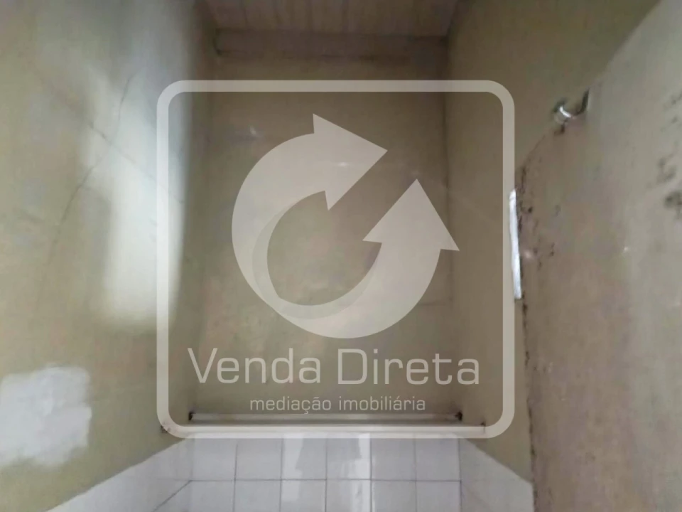 Prédio para Venda em Alcoentre Foto 19
