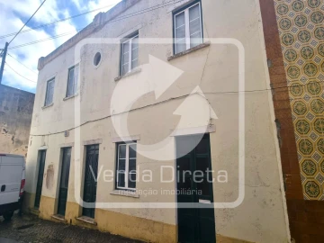 Prédio para Venda em Alcoentre