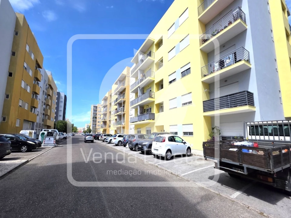 Apartamento T3 para Arrendamento em Alto do Seixalinho, Santo André e Verderena Foto 1