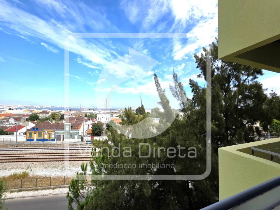 Apartamento T3 para Arrendamento em Alto do Seixalinho, Santo André e Verderena Foto 21