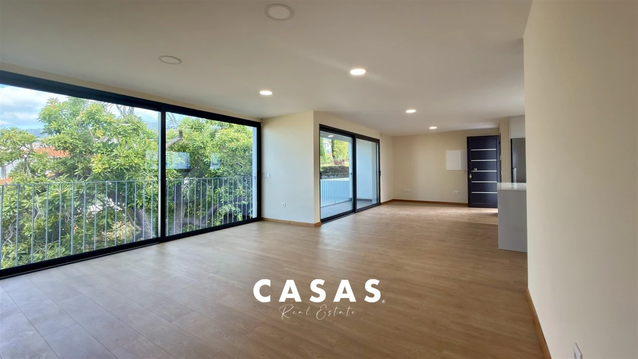 Apartamento T2 para Venda em Funchal (Santa Maria Maior) Foto 1