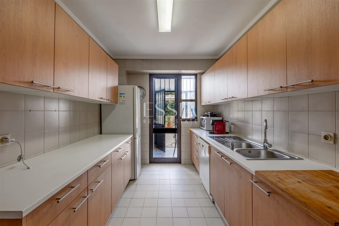 Apartamento T3 para Arrendamento em Aldoar, Foz do Douro e Nevogilde Foto 13