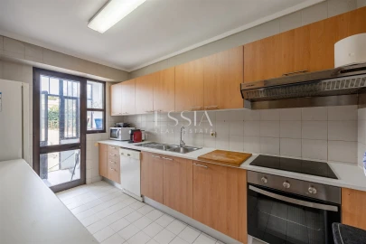 Apartamento T3 para Arrendamento em Aldoar, Foz do Douro e Nevogilde