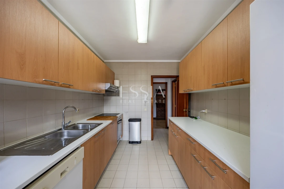 Apartamento T3 para Arrendamento em Aldoar, Foz do Douro e Nevogilde Foto 12