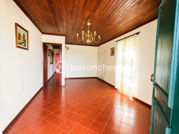 Moradia T3 para Venda em Vila Cova e Feitos
