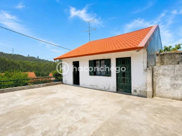 Moradia T3 para Venda em Vila Cova e Feitos