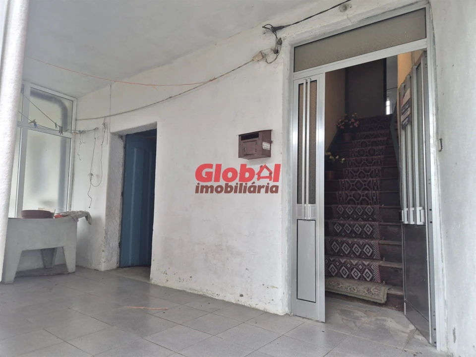 Moradia T3 para Venda em Oliveira do Hospital e São Paio de Gramaços Foto 1