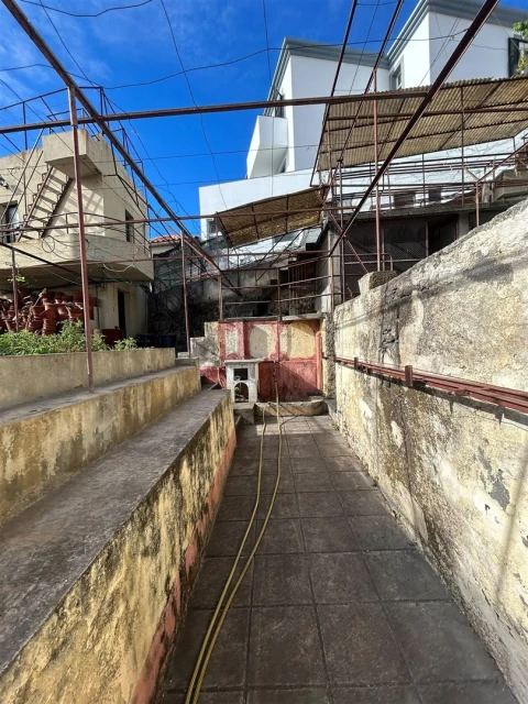 Moradia T5 para Venda em Funchal (São Pedro)
