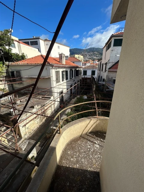Moradia T5 para Venda em Funchal (São Pedro)