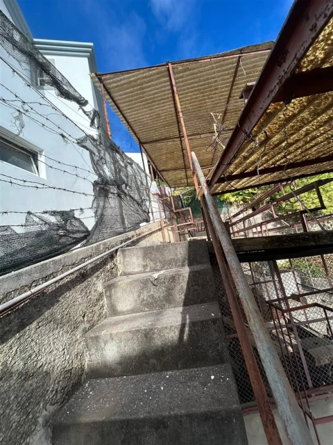 Moradia T5 para Venda em Funchal (São Pedro)