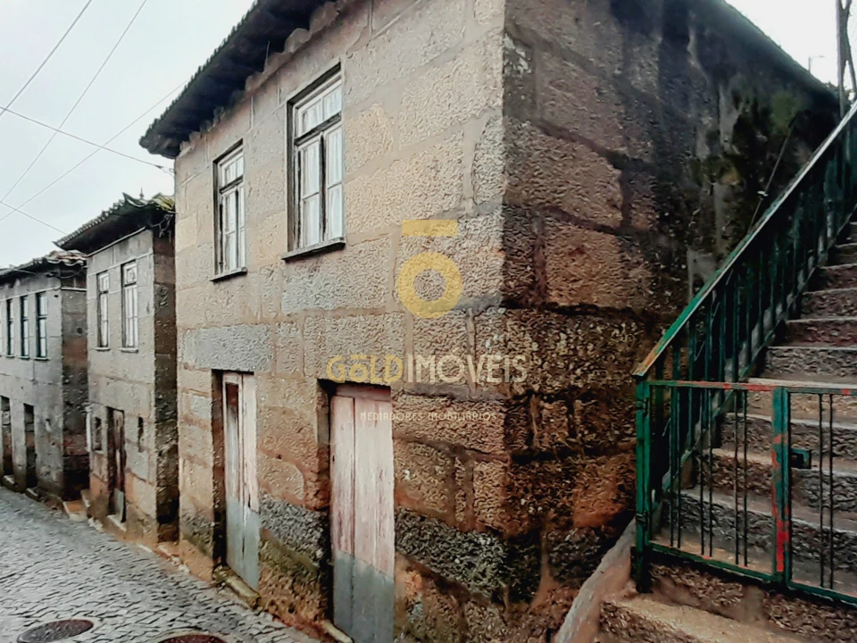 Moradia T1 para Venda em Souselo Foto 1