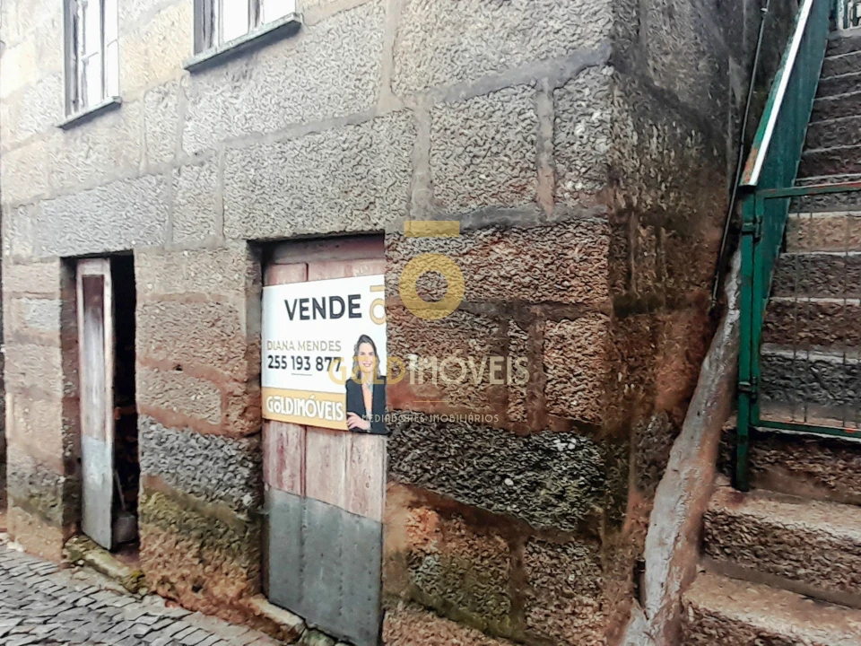 Moradia T1 para Venda em Souselo Foto 3