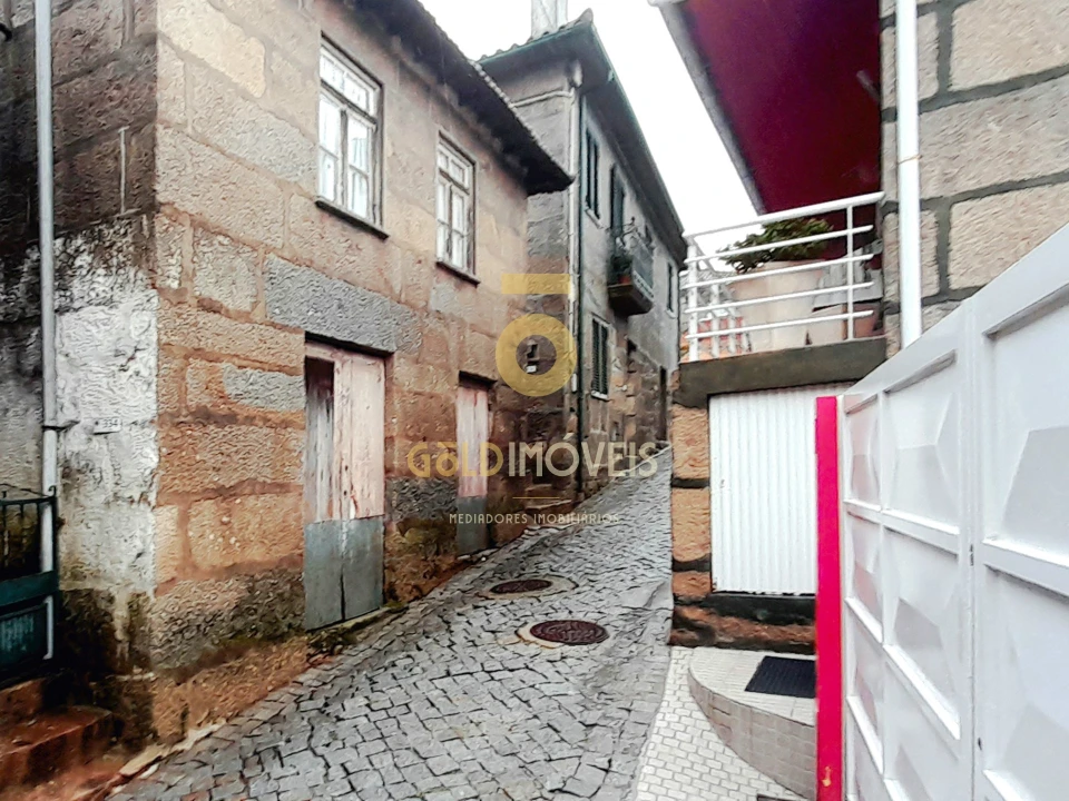 Moradia T1 para Venda em Souselo Foto 2