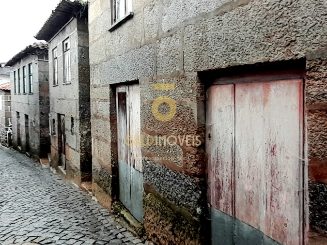 Moradia T1 para Venda em Souselo Foto 2