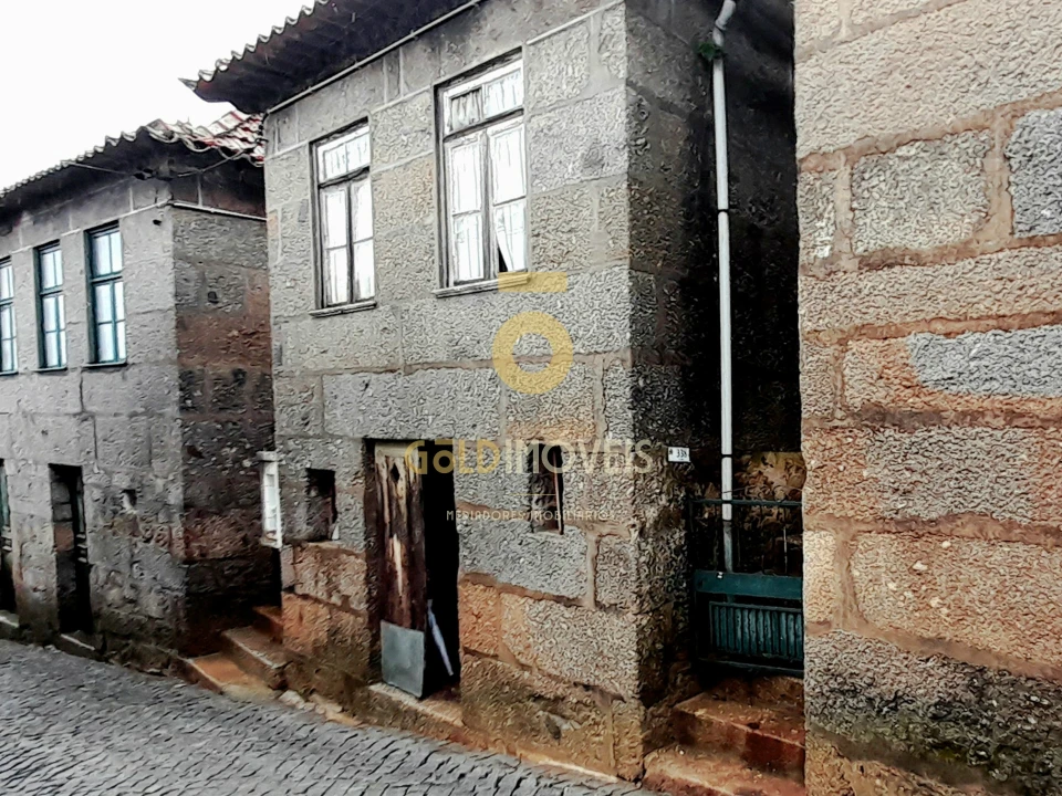 Moradia T1 para Venda em Souselo Foto 1