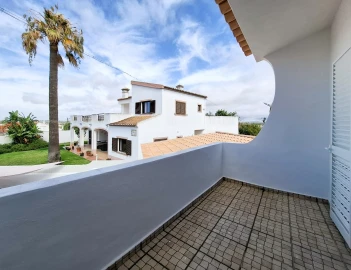Moradia T4 para Venda em Albufeira e Olhos de Água